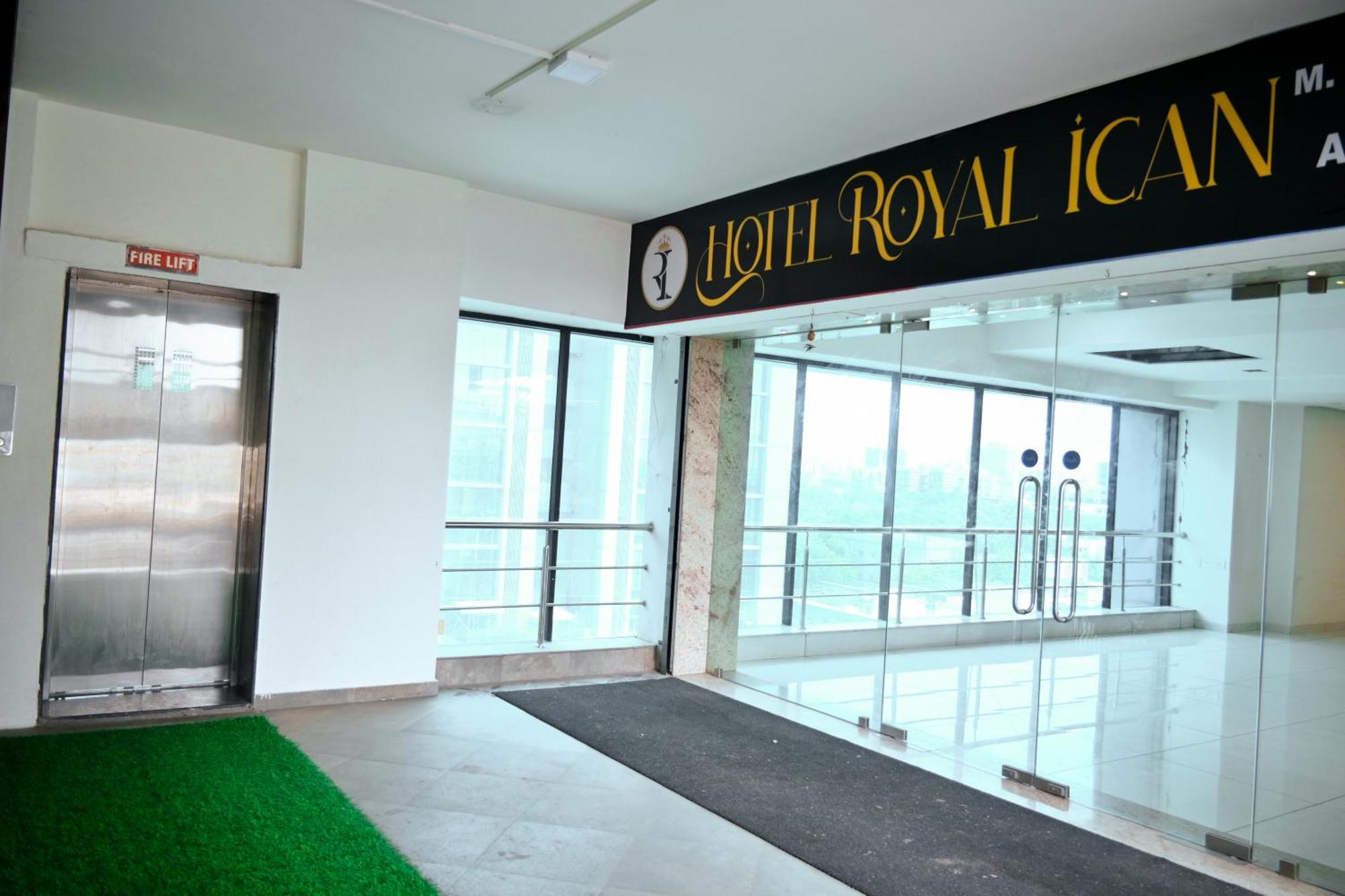 Hotel Royal Ican Sindhubhavan Road 阿穆达巴 外观 照片