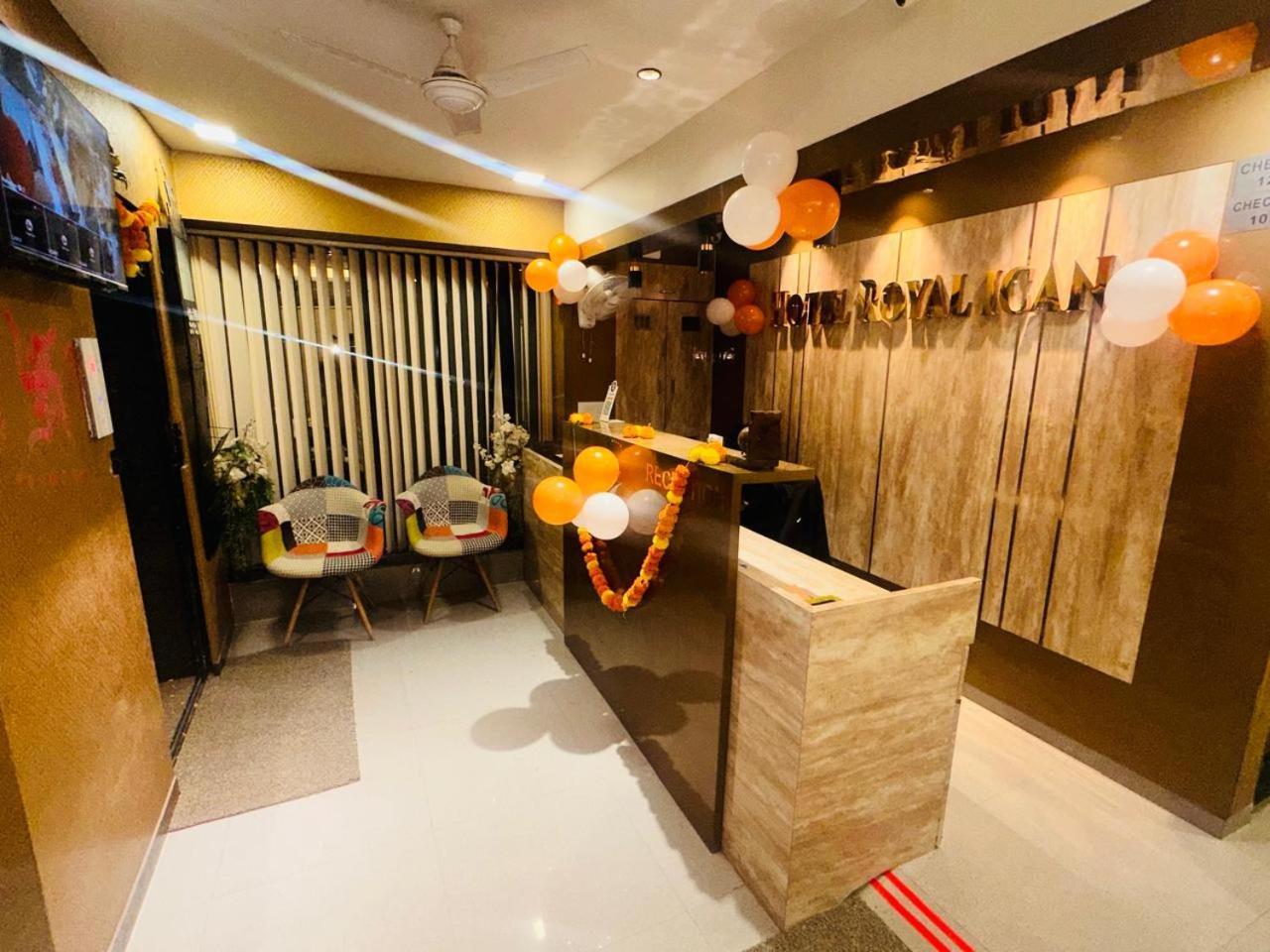 Hotel Royal Ican Sindhubhavan Road 阿穆达巴 外观 照片